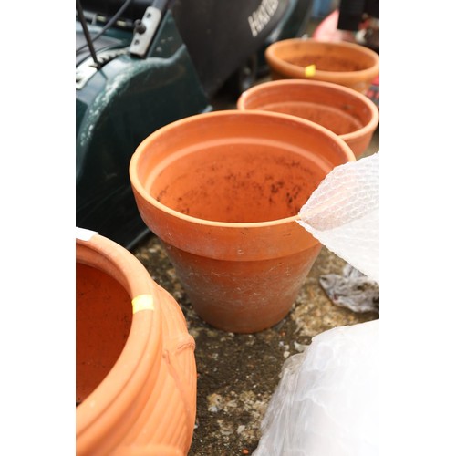 70 - Qty of terracotta pots