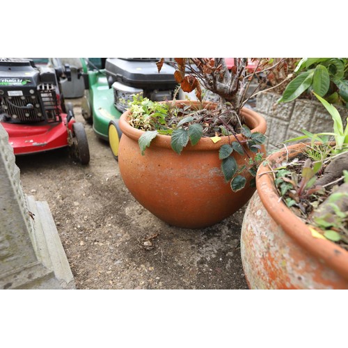 76 - 2 x orange clay round pots