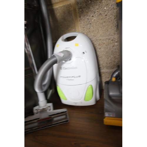 135 - Electrolux 1700w power plus hoover - warranted until 12 noon Tuesday following the above sale