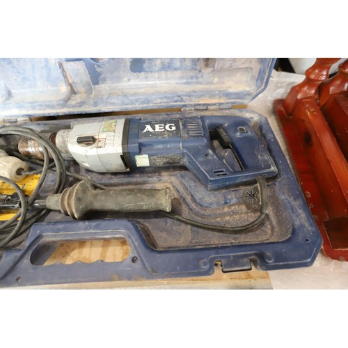 159 - AEG 18v drill - *** Failed test  *** warranted until 12 noon Tuesday following the above sale