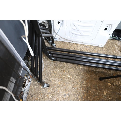 196 - 4 black metal hanging rails