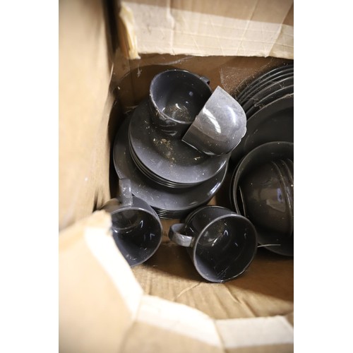 247 - Box with dinner ware - Ikea