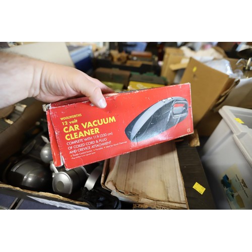 270 - Box of metal ware