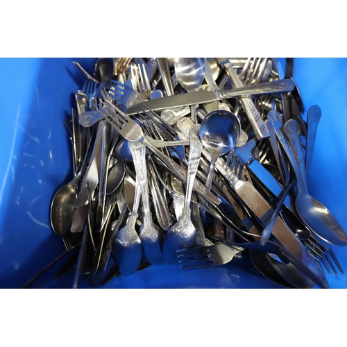 282 - Box of cutlery