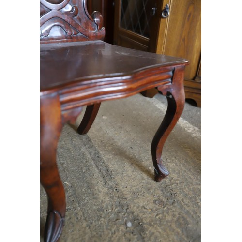 541 - Mahogany hall chair