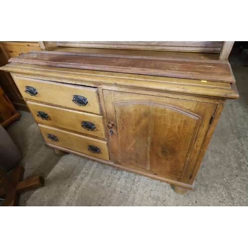 566 - Welsh dresser, pine