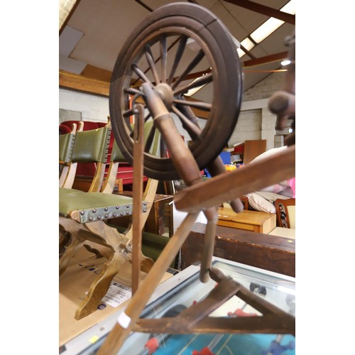 572 - Spinning wheel