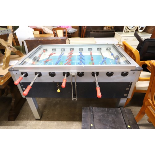 574 - Antique football table - The United Disgusting Company