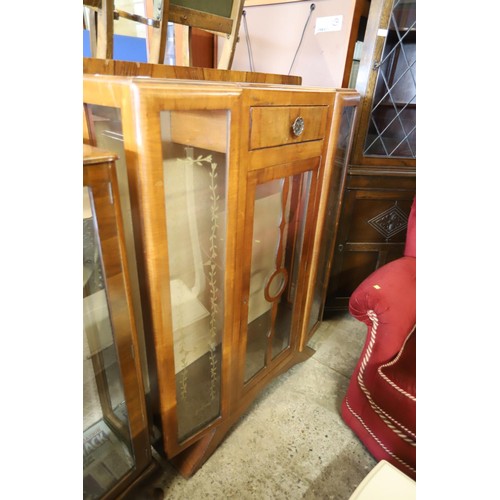 593 - Vintage wooden display cabinet with drawer & key