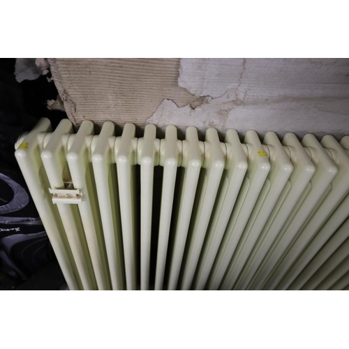 113 - Acova 4 column radiator, cream - 750 x 1140mm (incl brackets)