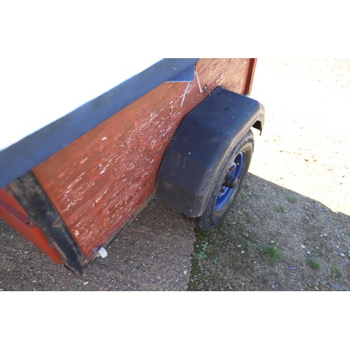 4 - Trailer with spare wheel