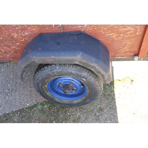 4 - Trailer with spare wheel