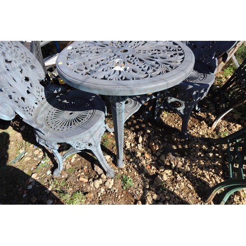 29 - Garden table & 2 chairs