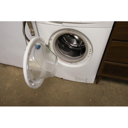 108 - Zanussi washing machine - warranted until 12 noon Tuesday following the above sale