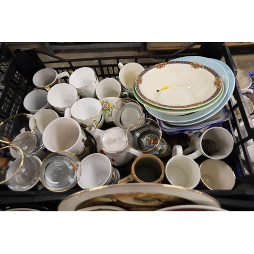 285 - 6 boxes of crockery & glassware