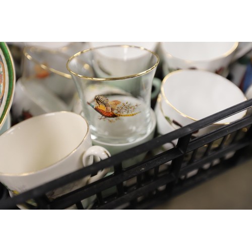 285 - 6 boxes of crockery & glassware