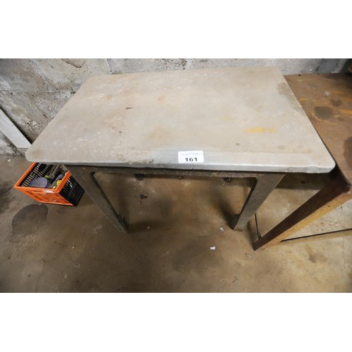 161 - Small metal workbench