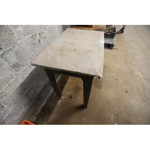 161 - Small metal workbench