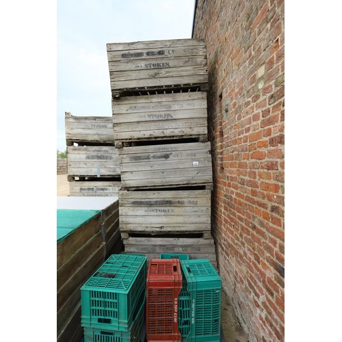 140 - 14 old Apple wooden storage boxes AF