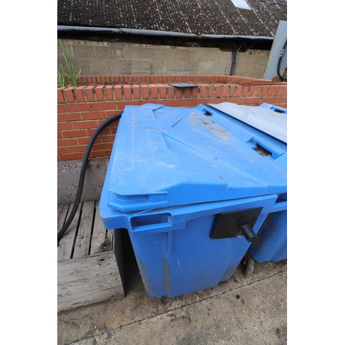 128 - Large blue wheelie bin