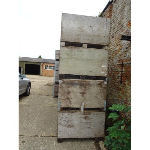 477 - 4 x large apple boxes - Note V.A.T on this lot