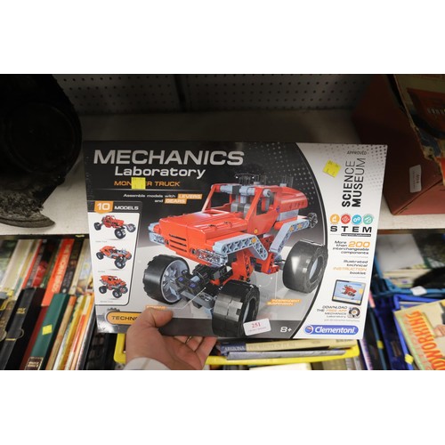 256 - Clementoni monster truck (10 models) age 8 years+