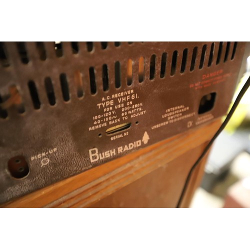 313 - 2 antique radios