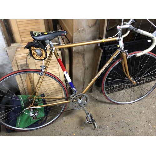 387 - W F Holdsworth 12 gear vintage racing bike 22 inch frame with Quick release front and back wheels