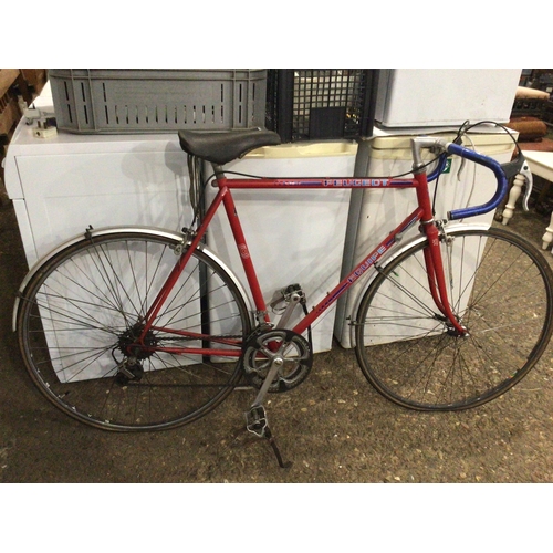 392 - Peugeot Equipe  10 gear vintage racing bike 22 inch frame with quick release front and rear wheels