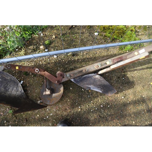 20 - Wrights plough, rigid body, with 2 attachments