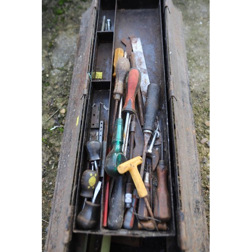 80 - Metal tool box & contents