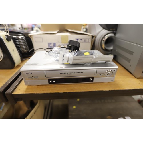 86 - Sanyo VHR-H794E video recorder, remote & scart lead - warranted until 12 noon Tuesday following the ... 