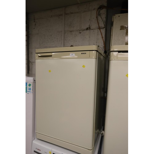 101 - Bosch fridge - warranted until 12 noon Tuesday following the above sale