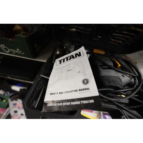 202 - Titan hammer drill HD - warranted until 12 noon Tuesday following the above sale