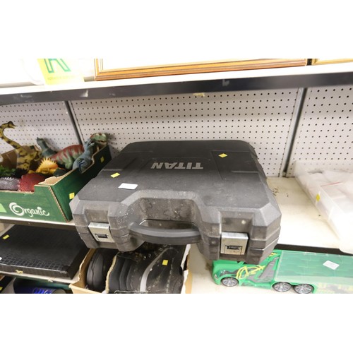 202 - Titan hammer drill HD - warranted until 12 noon Tuesday following the above sale