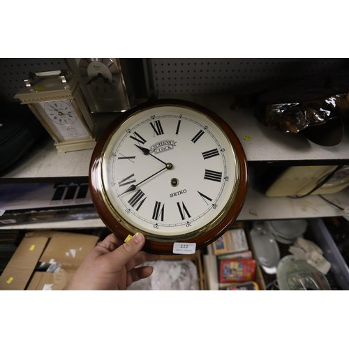 222 - 2 wall clocks & 2 mantle clocks