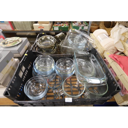 283 - 2 boxes of various Pyrex, incl jugs, dishes & bowls, etc