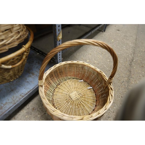 299 - Qty of baskets