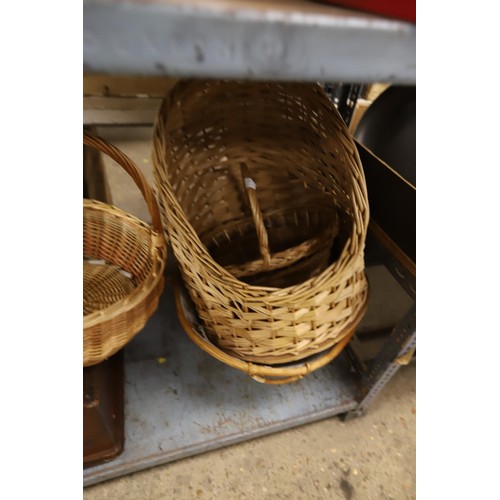 299 - Qty of baskets