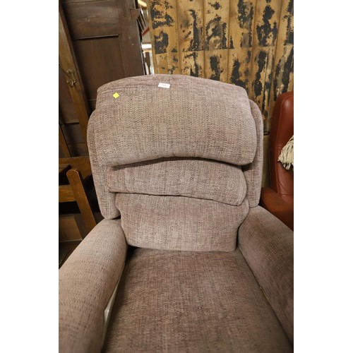 767 - Electric reclining chair - warranted until 12 noon Tuesday following the above sale