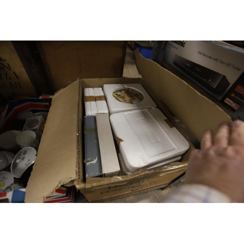 309 - Box of collectors plates