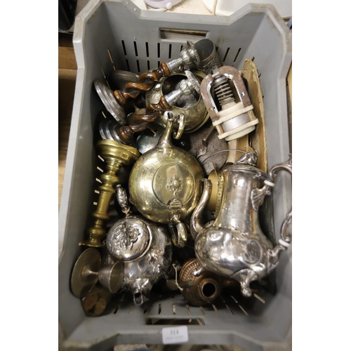 314 - Tray of collectables & silver plate