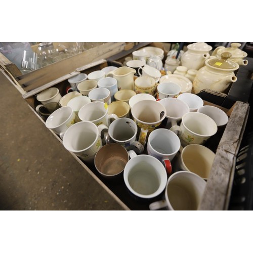 331 - 4 boxes of various crockery/part tea & dinner services, etc