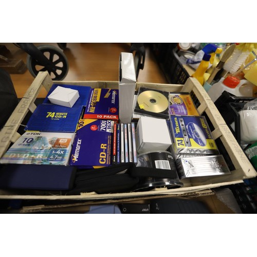 334 - WXT-E 825 USB 2.0 hard drive, film scanner, DVD player & qty of CD-R, etc - warranted until 12 noon ... 