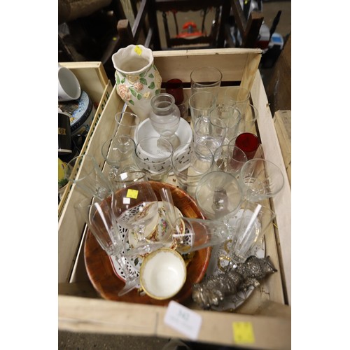 342 - Qty of misc, incl glassware, mirrors, picture, plates, ornaments, etc