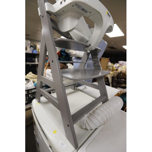 353 - Hauck alpha+ highchair with removable tray