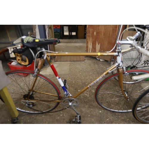 387 - W F Holdsworth 12 gear vintage racing bike 22 inch frame with Quick release front and back wheels