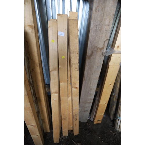 17 - Bundle of short timber 2.5“ x 1.5“. By 4 foot high