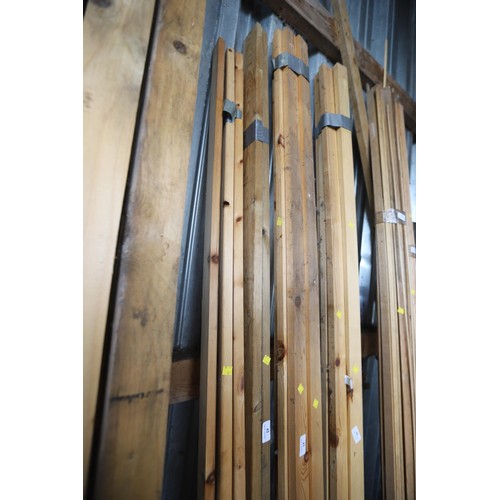 42 - Bundle of timber, incl qity of 2 by 1 moulded & 2 pieces of 3 by 1