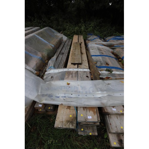 98 - Large qty of scaffold planks